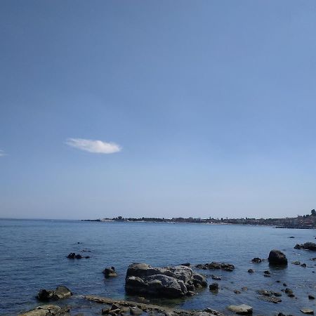 Suite Sul Mare Giardini-Naxos Exterior foto