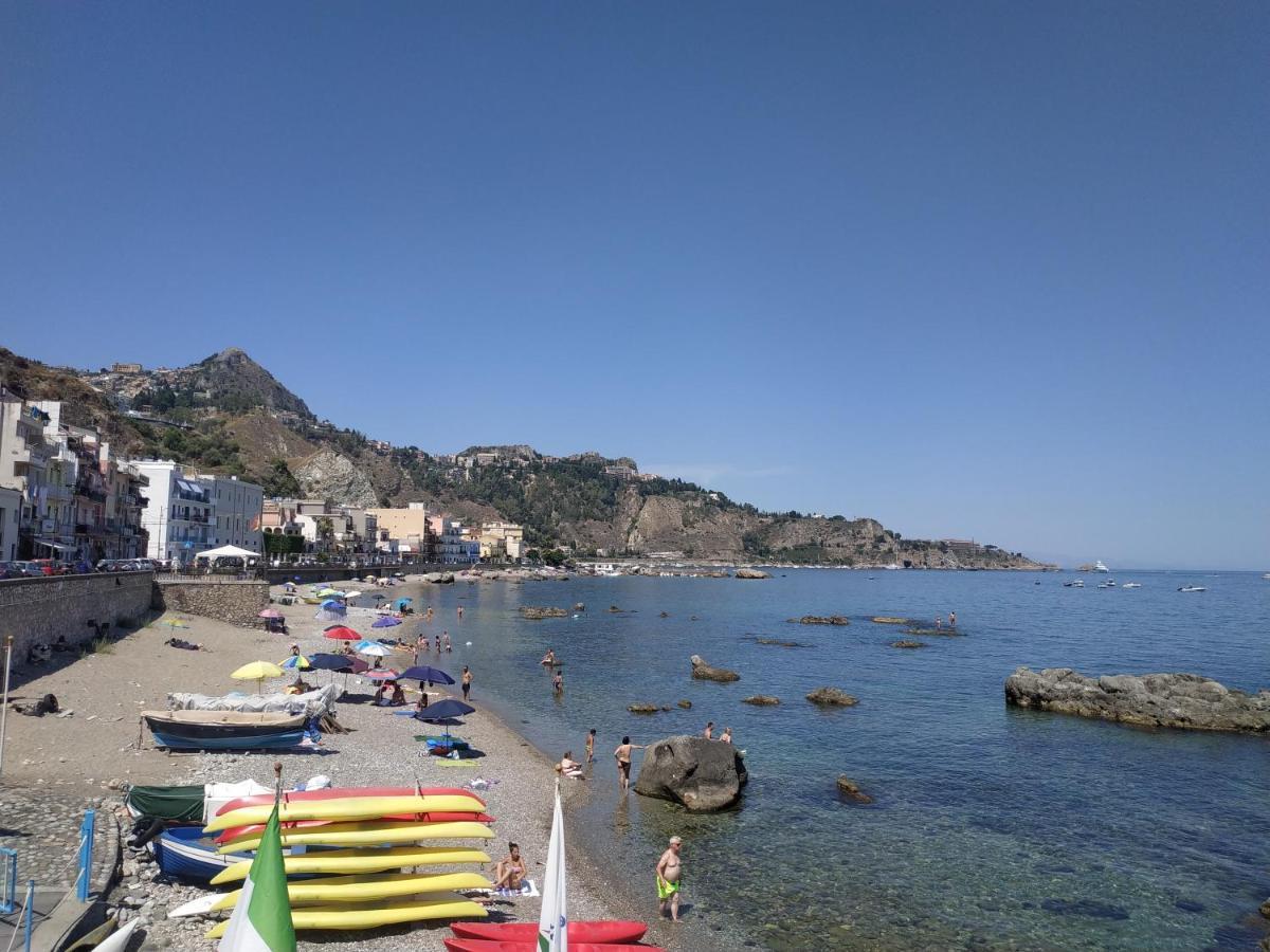 Suite Sul Mare Giardini-Naxos Exterior foto